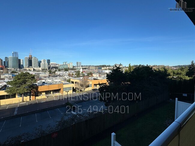 Building Photo - 1 Bedroom Condo with View in the heart of Bellvue!