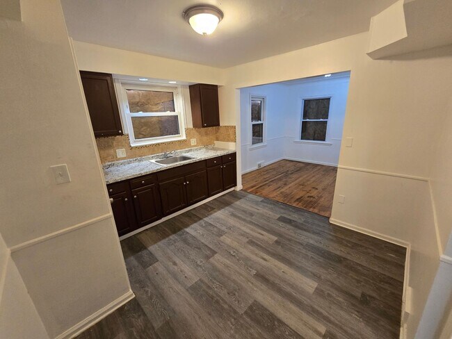 Building Photo - 11620 Rossiter St