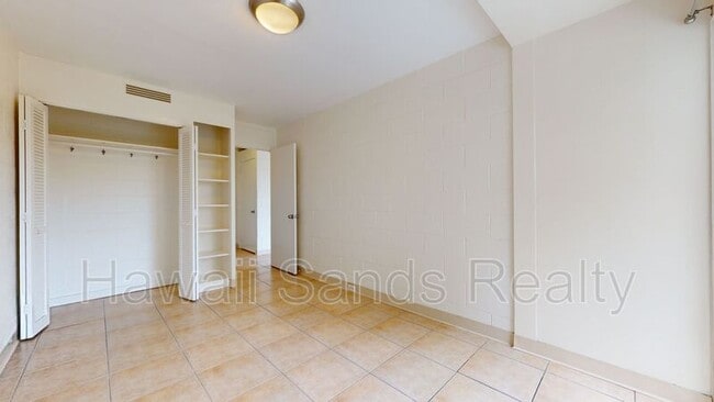 Building Photo - 445 Kaiolu St