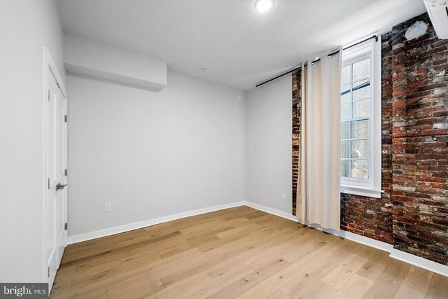 Building Photo - 257 N 3rd St