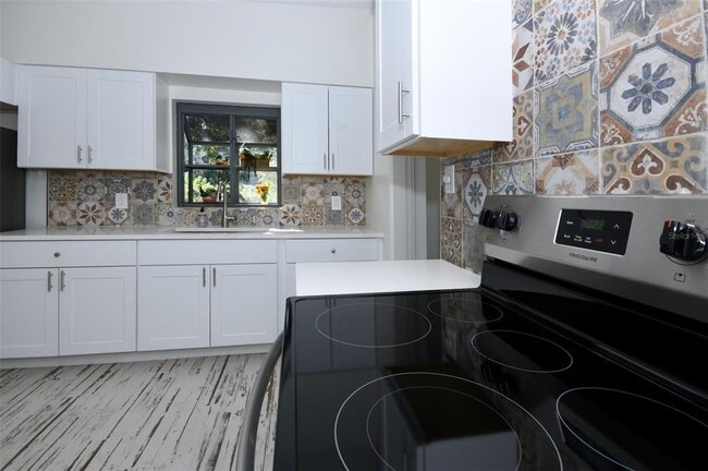 Building Photo - 336 Bunker Pl