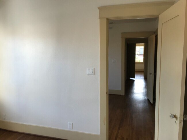 Building Photo - Fenced 3 Bedroom House with Two Car Driveway! Located in the Heart of North Park! In Unit Washer ...