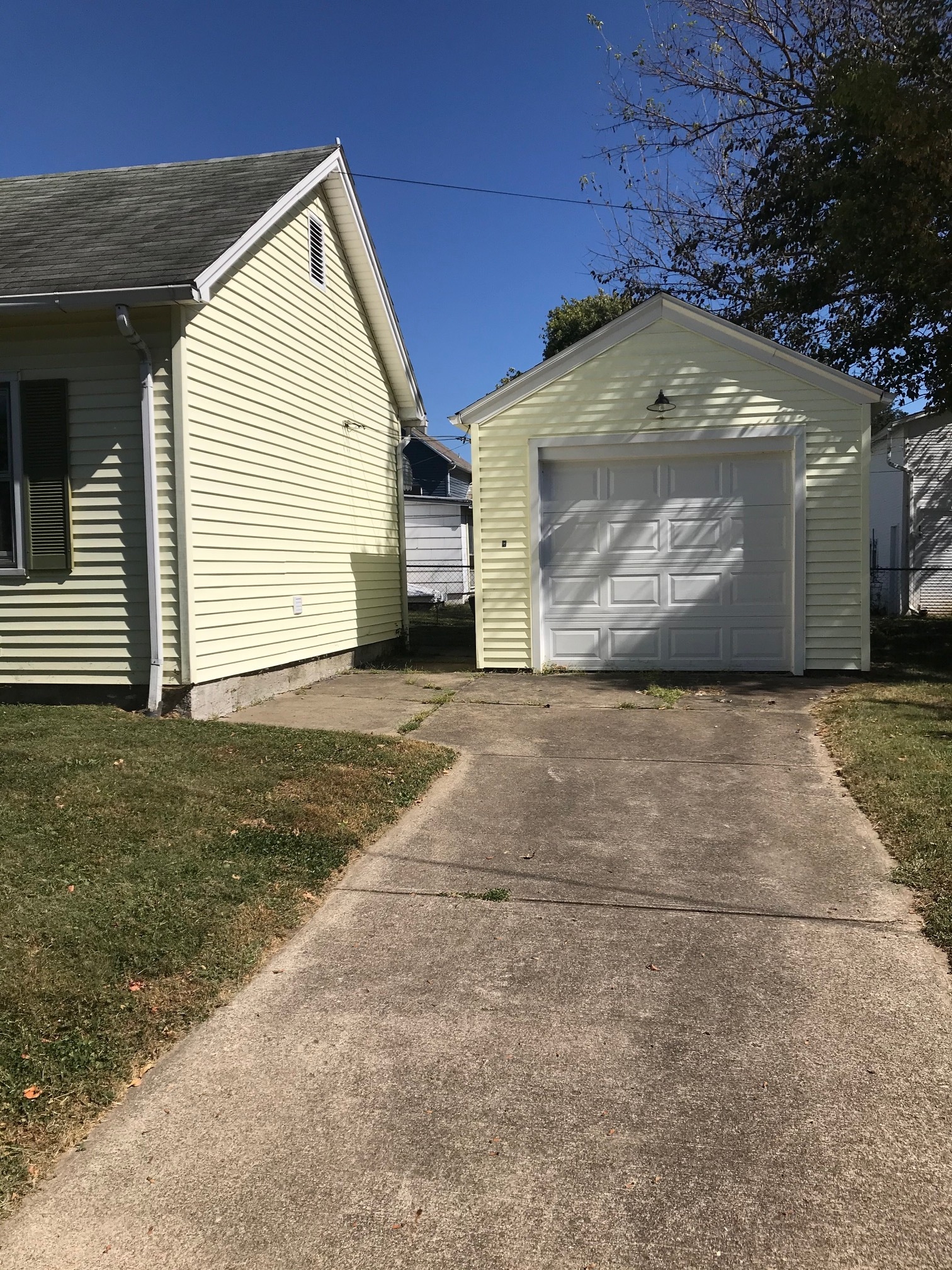 One car garage with new door and automatic opener. - 502 E Mulberry St