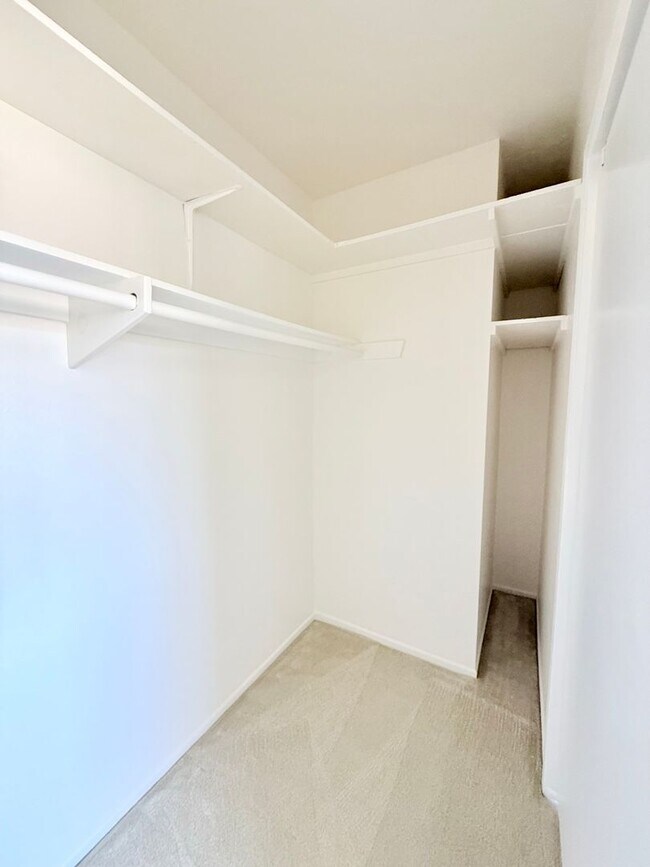 Building Photo - 3Bed/3Bath House Plus Office in South Torr...