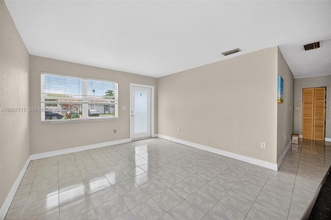 Building Photo - 313 NW 132nd Pl