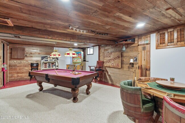 Building Photo - 218 Holly Ave