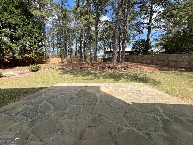 Building Photo - 2907 Clearbrook Dr