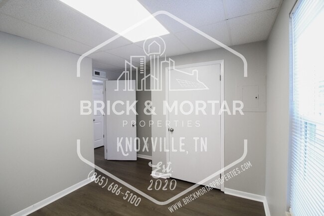 Building Photo - 1009 Clendenen Rd