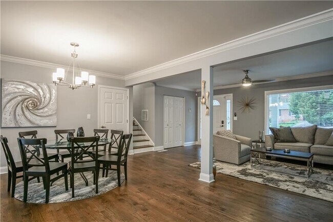 Building Photo - 2640 Casher Dr