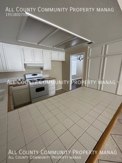 Building Photo - 6563 Whitman Ct