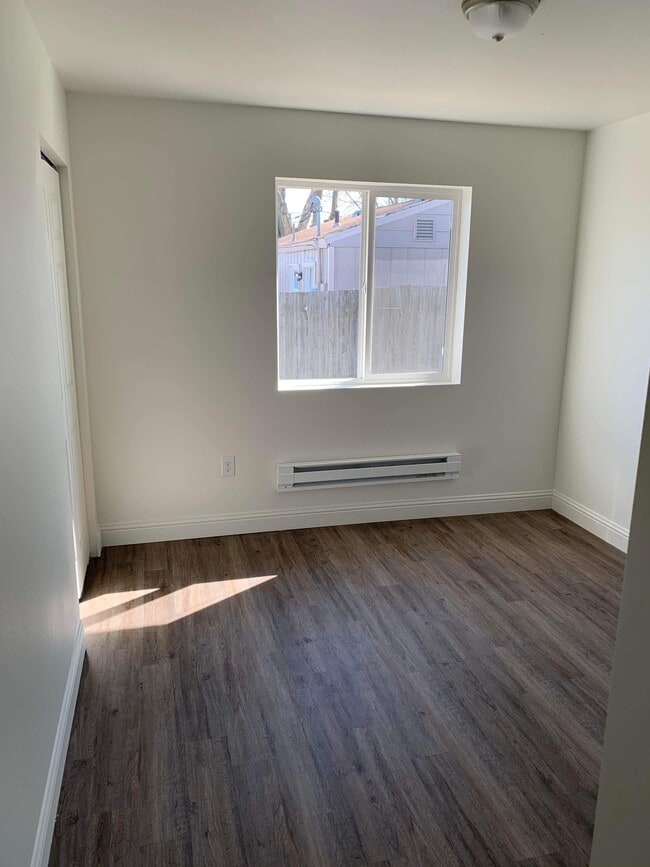 Building Photo - 802/804 W 3RD