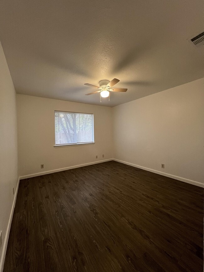 Building Photo - 8846 Meadow Range St