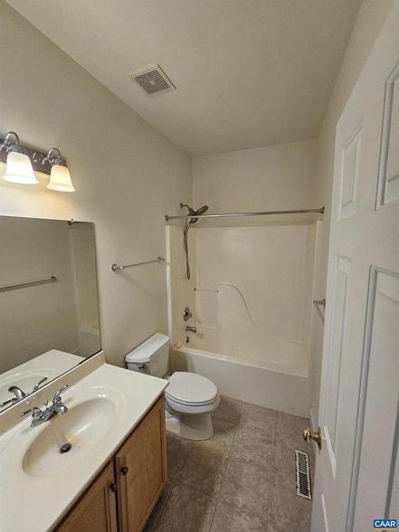 Building Photo - 134 Deerwood Dr