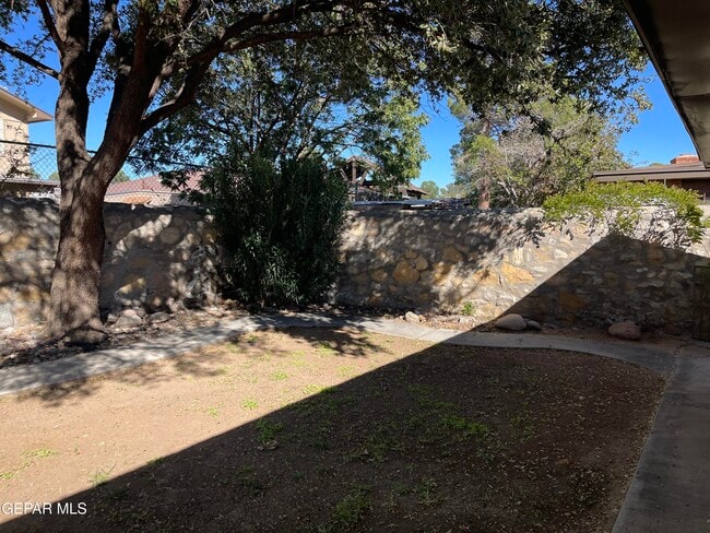 Building Photo - 1601 Charles Owens Dr