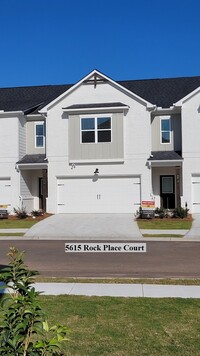 Building Photo - Beautiful Gated-Community Townhome