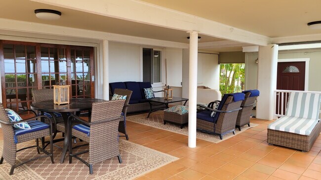 Building Photo - 4115 Sierra Dr