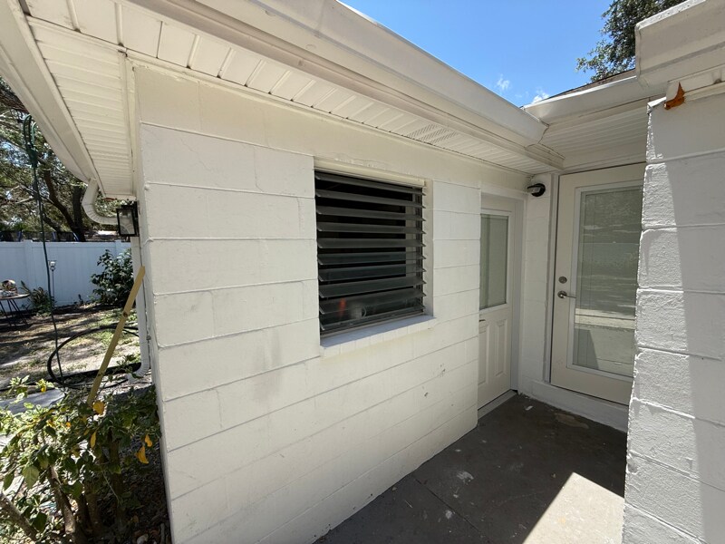 Building Photo - 4034 S West Shore Blvd