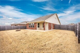 Building Photo - 2600 NW 185th St