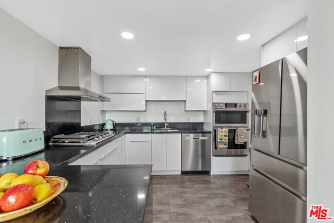 Building Photo - 1979 Grace Ave