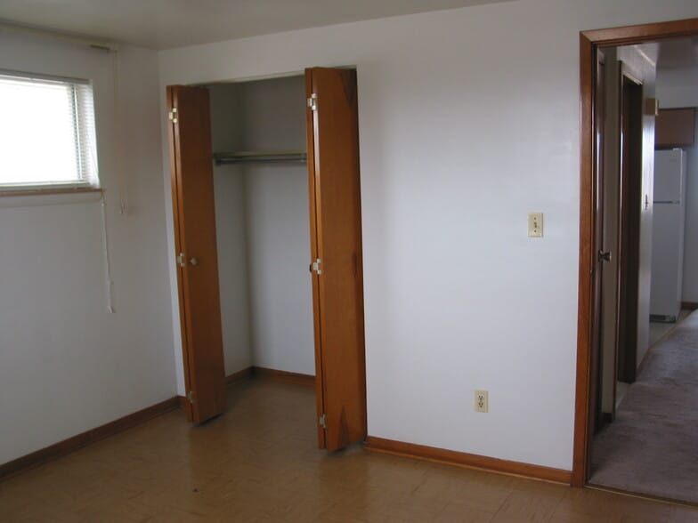 Building Photo - 461 Alberta Dr