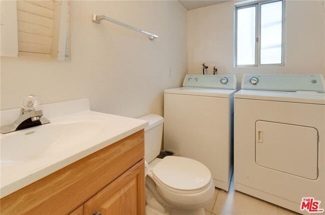 Building Photo - 40249 Esterly Ln