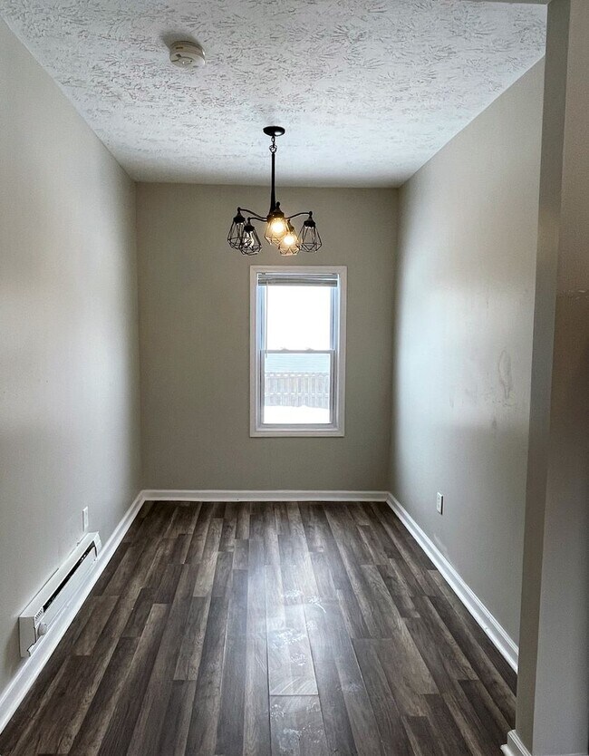 Building Photo - 1239 W 67th St