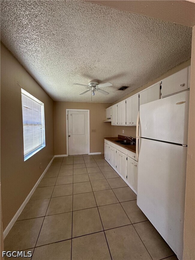 Building Photo - 4425 Ruthann Ct