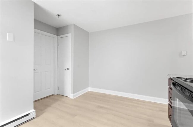 Building Photo - 30 Victoria St