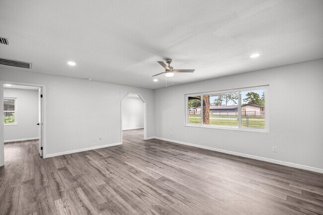 Building Photo - 5 Bahia Court Trce