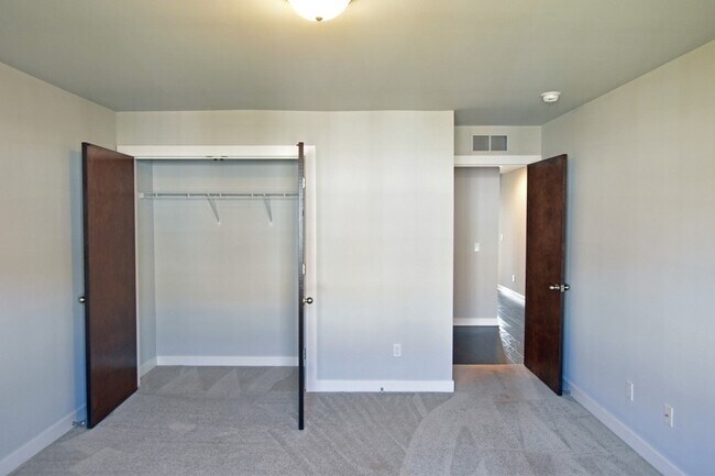 Building Photo - 6145 Windemere Dr