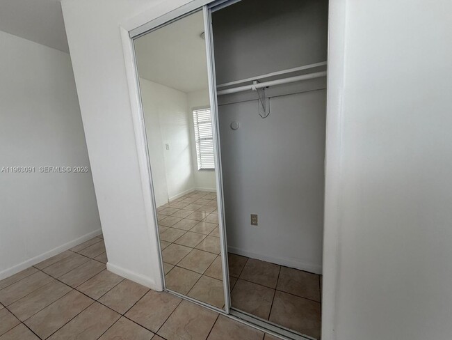 Building Photo - 4617 NW 2nd Terrace