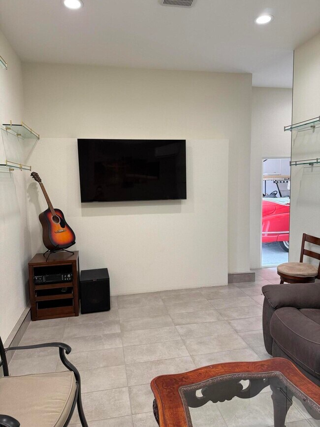 Building Photo - 60316 Aloe Cir