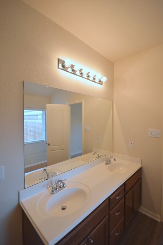 Building Photo - 11115 Barker Park Ct