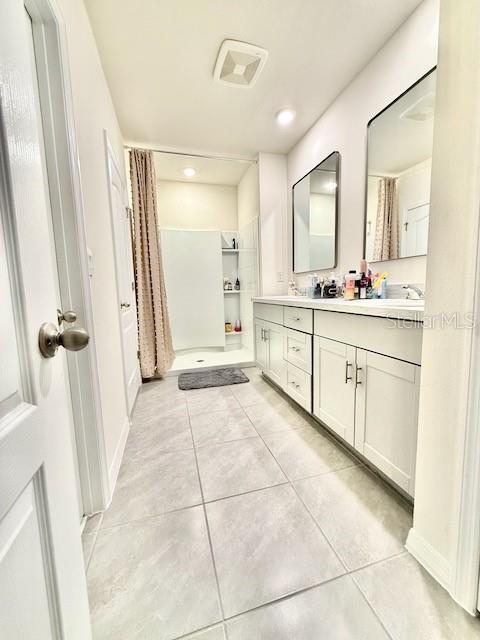 Building Photo - 1738 Walnut Crk Dr