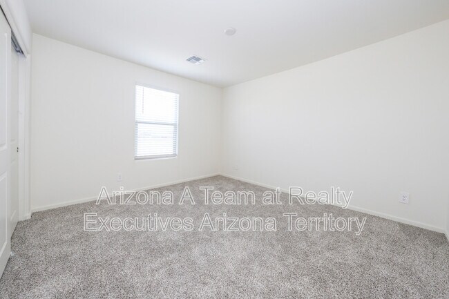 Building Photo - 7867 S Walnutview Dr