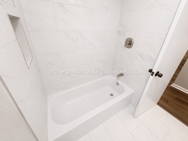 Building Photo - 903 Progreso Dr