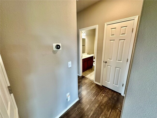 Building Photo - 433 North Drewrys Bluff Drive