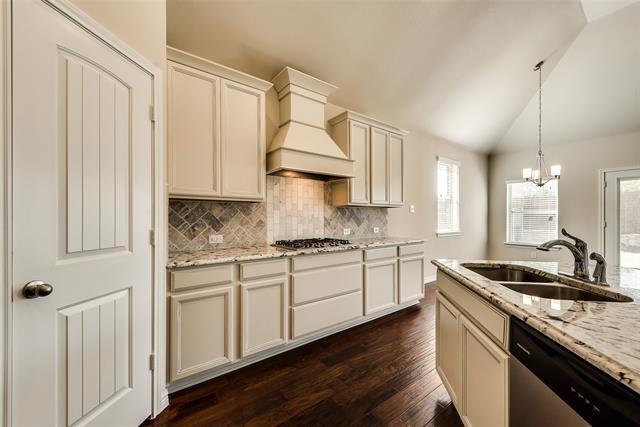 Building Photo - 916 Lake Sierra Wy