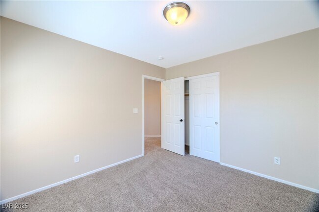 Building Photo - 7718 Ornamento Way