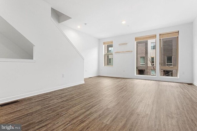 Building Photo - 3121 Beachview Ln