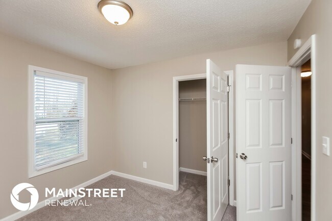 Building Photo - 407 Due W Pl