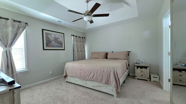 Building Photo - 506 Woodside Dr