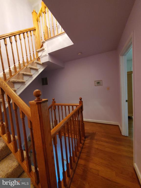 Building Photo - 652 Currant Ct