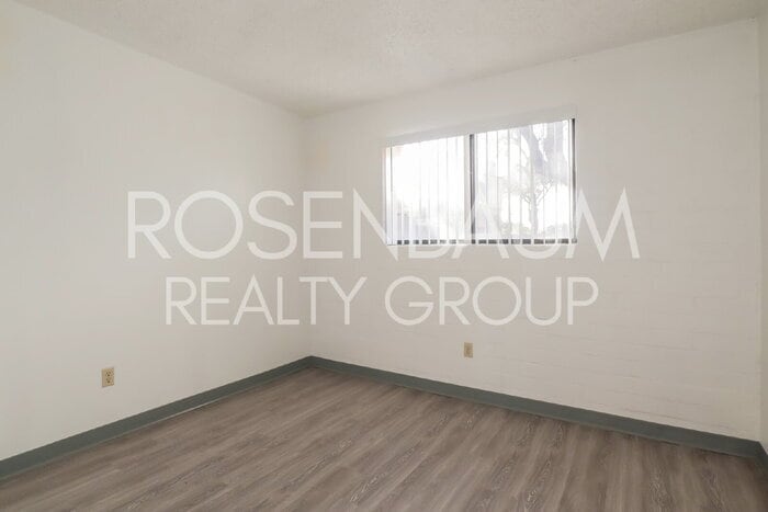 Building Photo - 1518 E Hedrick Dr