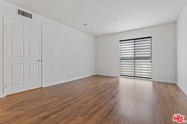 Building Photo - 12000 Goshen Ave