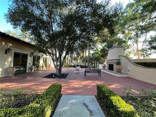 Building Photo - 36 Calypso