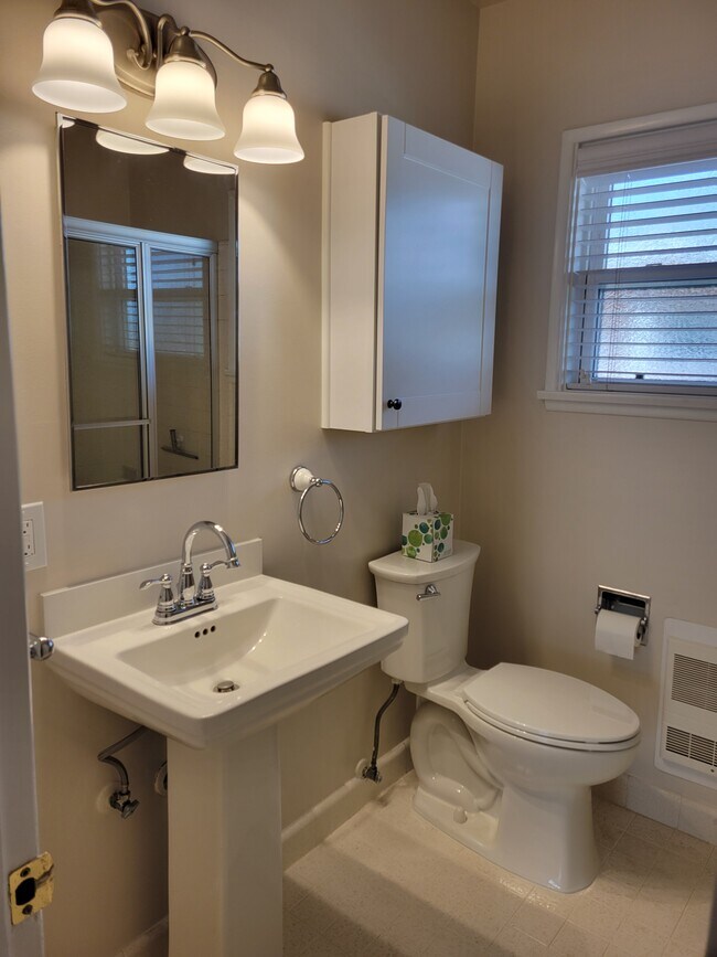 Building Photo - 4401-4411 E Ocean Blvd