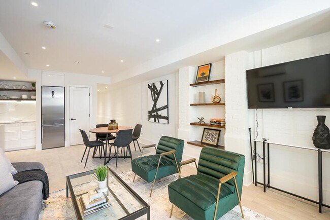 Building Photo - 1936 Calvert St NW