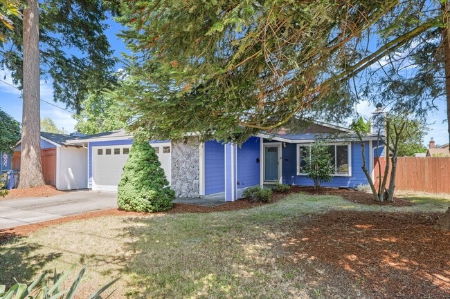 Building Photo - Updated 3Bed/2Bath single story ranch