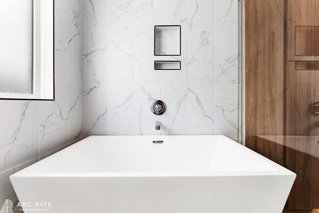 Building Photo - Pre-Leasing Fall of 2026!! Luxury Homes!!